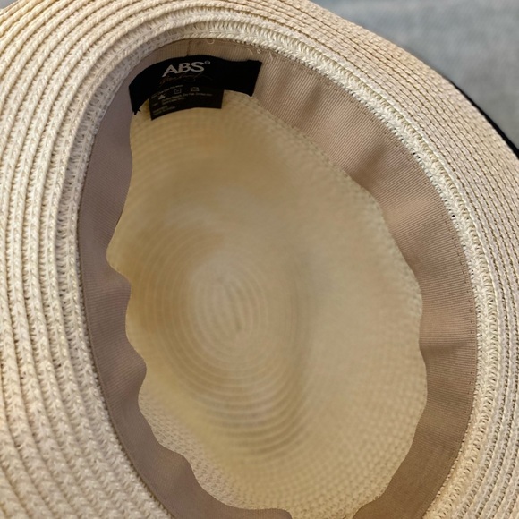 Elegant Cream and Black Women's Hat - Picture 5 of 7